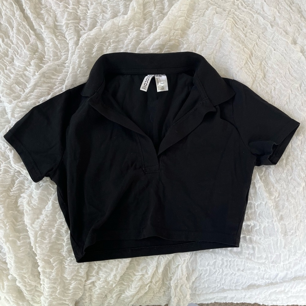 Black Cropped Collared Short Sleeve